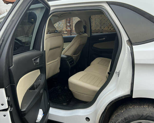 Белый Форд Эдж, объемом двигателя 2 л и пробегом 185 тыс. км за 12000 $, фото 3 на Automoto.ua