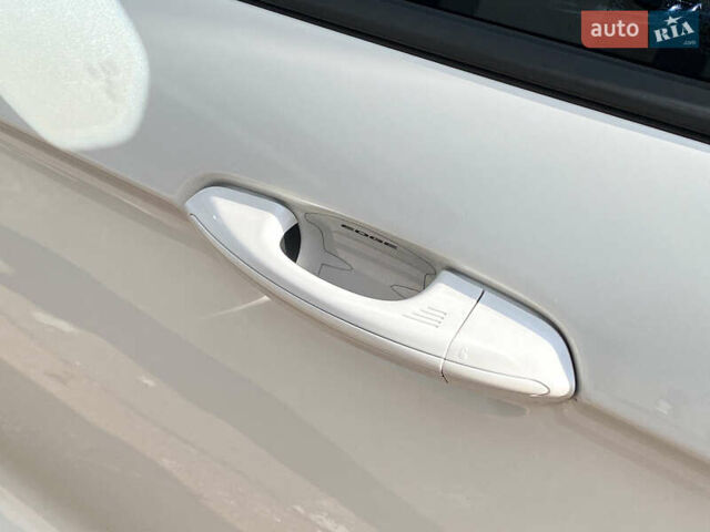 Білий Форд Едж, об'ємом двигуна 2.69 л та пробігом 96 тис. км за 15999 $, фото 11 на Automoto.ua