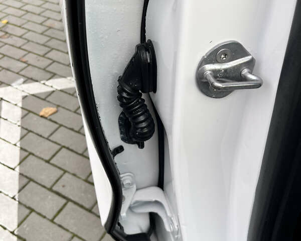 Білий Форд Едж, об'ємом двигуна 2.7 л та пробігом 207 тис. км за 16800 $, фото 43 на Automoto.ua