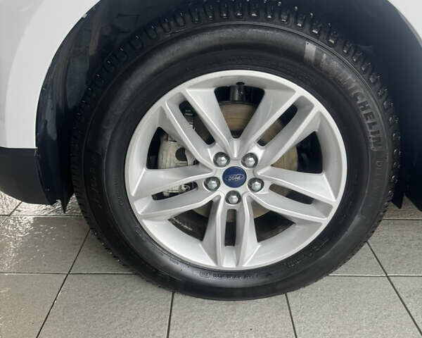 Білий Форд Едж, об'ємом двигуна 2 л та пробігом 81 тис. км за 14700 $, фото 5 на Automoto.ua