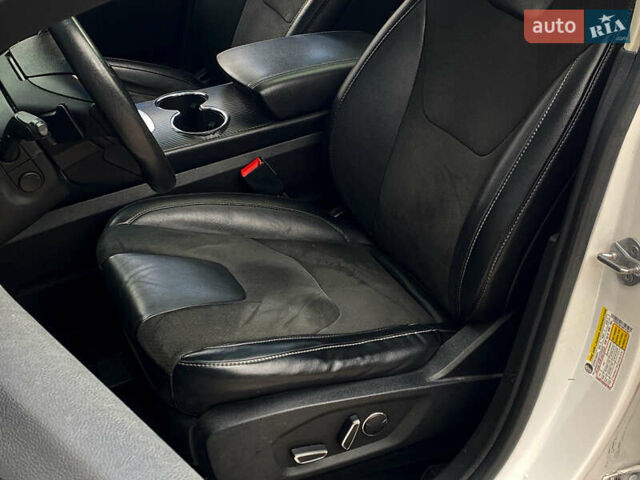 Білий Форд Едж, об'ємом двигуна 2.69 л та пробігом 96 тис. км за 15999 $, фото 16 на Automoto.ua