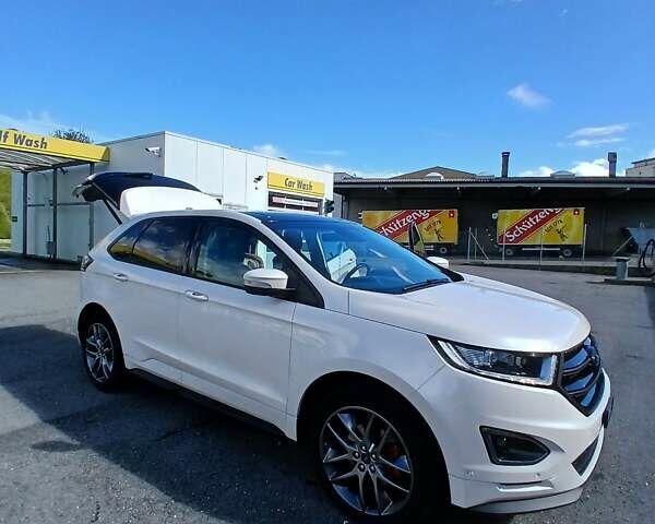 Білий Форд Едж, об'ємом двигуна 2 л та пробігом 165 тис. км за 16000 $, фото 2 на Automoto.ua