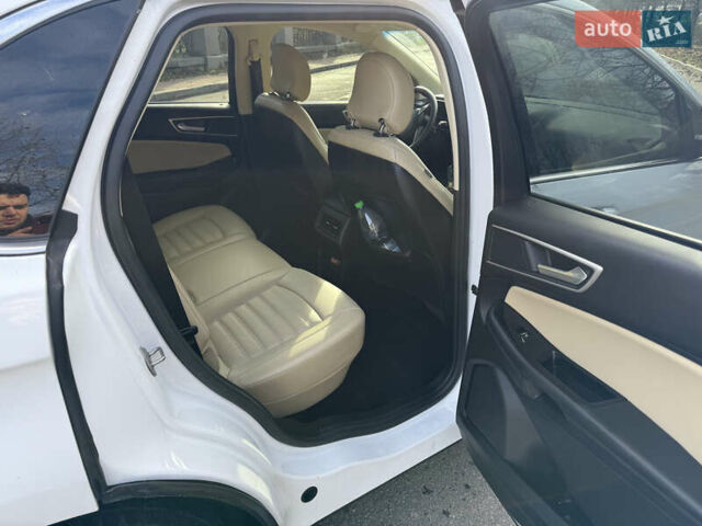 Белый Форд Эдж, объемом двигателя 2 л и пробегом 212 тыс. км за 14899 $, фото 12 на Automoto.ua