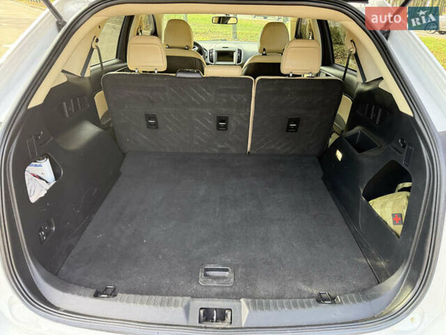 Белый Форд Эдж, объемом двигателя 2 л и пробегом 212 тыс. км за 14899 $, фото 15 на Automoto.ua