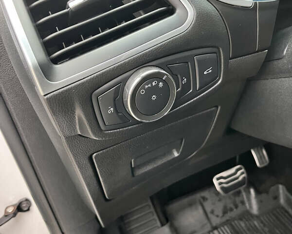 Білий Форд Едж, об'ємом двигуна 2.7 л та пробігом 207 тис. км за 16800 $, фото 17 на Automoto.ua