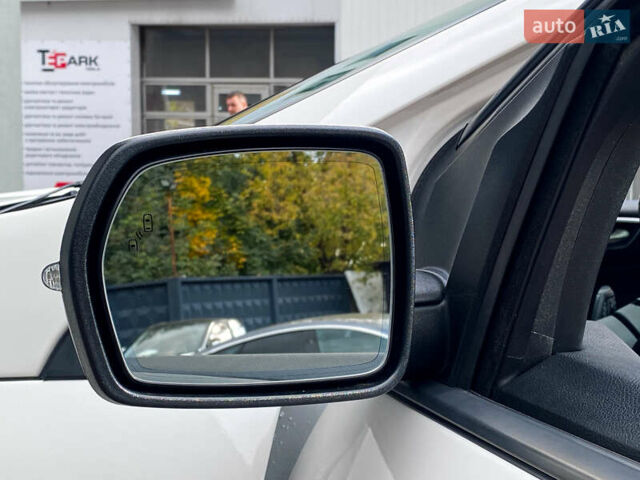 Білий Форд Едж, об'ємом двигуна 2.69 л та пробігом 96 тис. км за 15999 $, фото 15 на Automoto.ua
