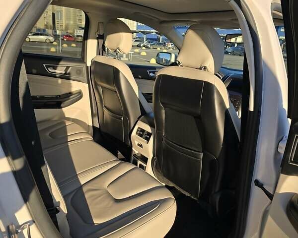 Білий Форд Едж, об'ємом двигуна 2 л та пробігом 170 тис. км за 17500 $, фото 2 на Automoto.ua