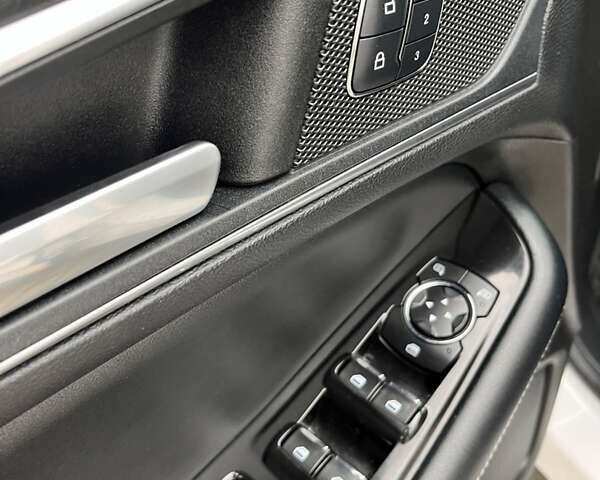 Білий Форд Едж, об'ємом двигуна 2.7 л та пробігом 207 тис. км за 16800 $, фото 16 на Automoto.ua