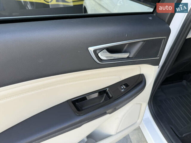 Білий Форд Едж, об'ємом двигуна 2 л та пробігом 163 тис. км за 20300 $, фото 15 на Automoto.ua
