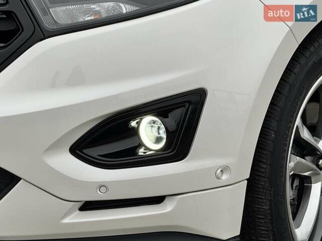 Белый Форд Эдж, объемом двигателя 2.72 л и пробегом 103 тыс. км за 17400 $, фото 3 на Automoto.ua