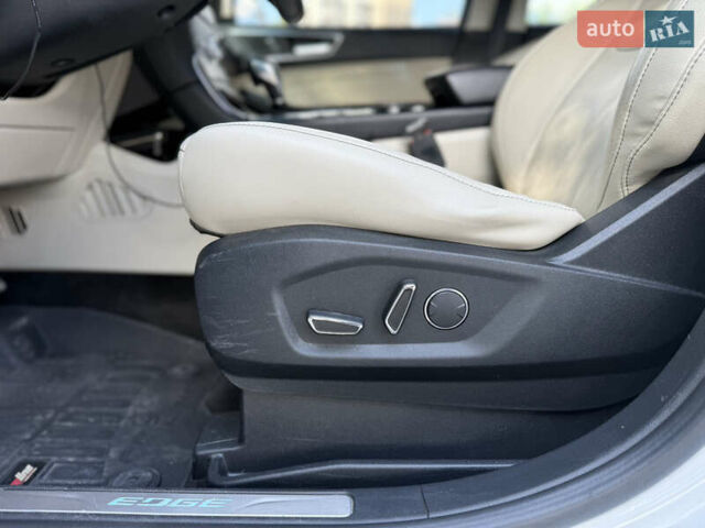 Білий Форд Едж, об'ємом двигуна 2 л та пробігом 163 тис. км за 20300 $, фото 32 на Automoto.ua