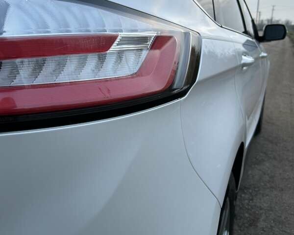 Белый Форд Эдж, объемом двигателя 2 л и пробегом 152 тыс. км за 20500 $, фото 20 на Automoto.ua