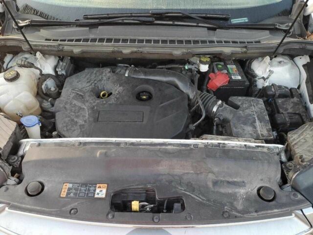 Білий Форд Едж, об'ємом двигуна 2 л та пробігом 70 тис. км за 2000 $, фото 10 на Automoto.ua