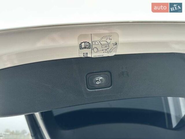 Белый Форд Эдж, объемом двигателя 3.5 л и пробегом 165 тыс. км за 19800 $, фото 1 на Automoto.ua