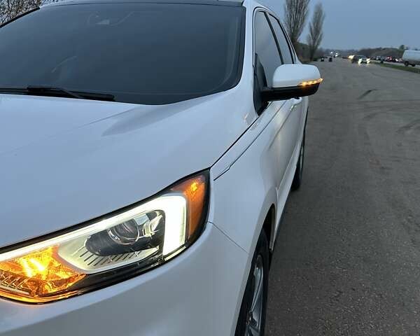 Белый Форд Эдж, объемом двигателя 2 л и пробегом 152 тыс. км за 20500 $, фото 2 на Automoto.ua