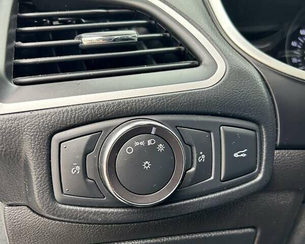 Белый Форд Эдж, объемом двигателя 3.5 л и пробегом 75 тыс. км за 22000 $, фото 34 на Automoto.ua