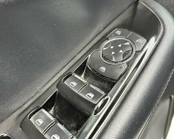 Белый Форд Эдж, объемом двигателя 3.5 л и пробегом 75 тыс. км за 22000 $, фото 33 на Automoto.ua