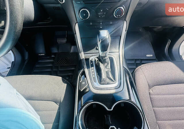 Белый Форд Эдж, объемом двигателя 2 л и пробегом 85 тыс. км за 18000 $, фото 55 на Automoto.ua
