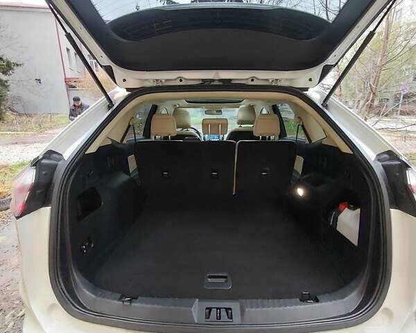 Белый Форд Эдж, объемом двигателя 2 л и пробегом 106 тыс. км за 19200 $, фото 19 на Automoto.ua