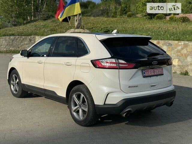 Білий Форд Едж, об'ємом двигуна 2 л та пробігом 73 тис. км за 18500 $, фото 3 на Automoto.ua