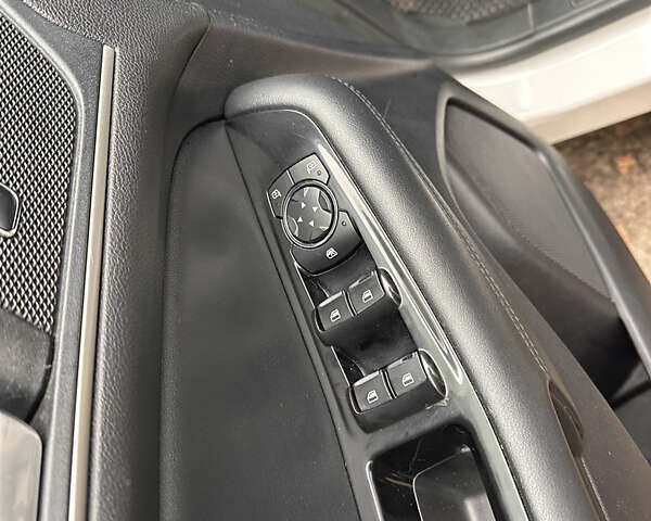 Білий Форд Едж, об'ємом двигуна 2 л та пробігом 80 тис. км за 17700 $, фото 31 на Automoto.ua