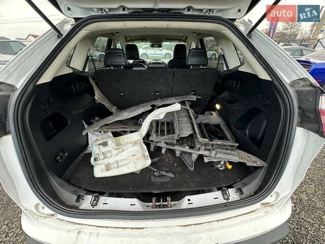 Білий Форд Едж, об'ємом двигуна 2 л та пробігом 173 тис. км за 12800 $, фото 10 на Automoto.ua