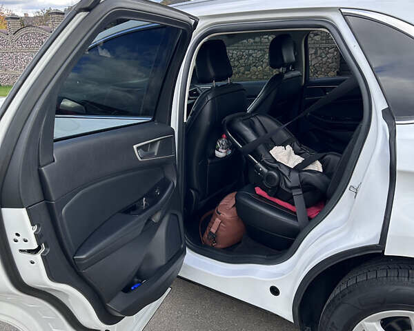 Белый Форд Эдж, объемом двигателя 2 л и пробегом 163 тыс. км за 17800 $, фото 13 на Automoto.ua