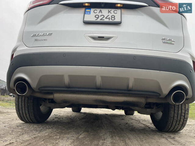 Белый Форд Эдж, объемом двигателя 2 л и пробегом 151 тыс. км за 17500 $, фото 8 на Automoto.ua