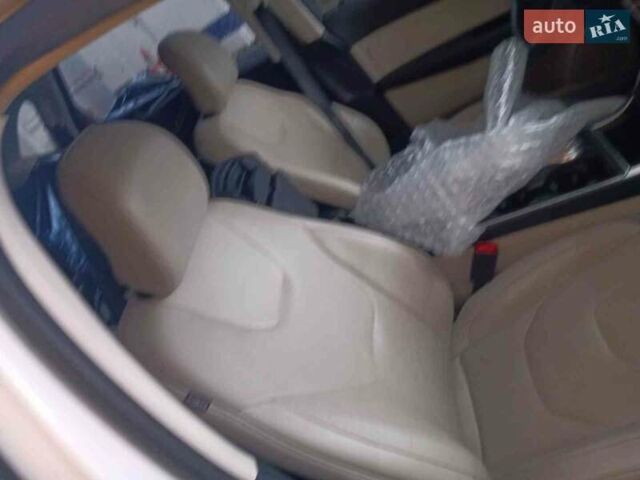 Белый Форд Эдж, объемом двигателя 2 л и пробегом 158 тыс. км за 12100 $, фото 7 на Automoto.ua