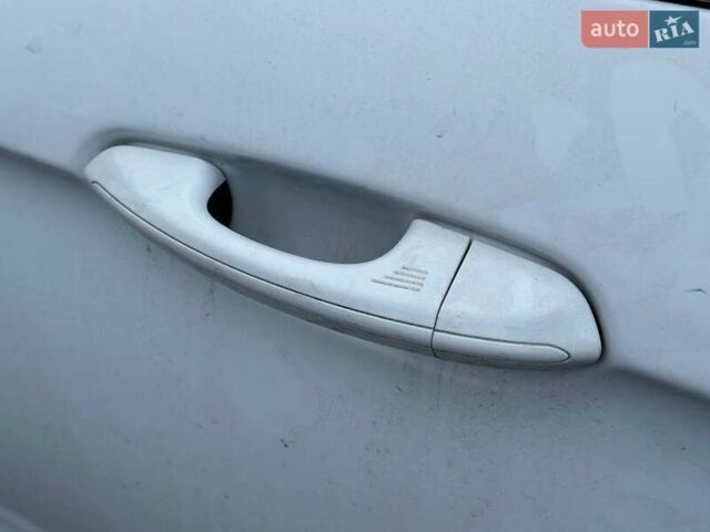 Білий Форд Едж, об'ємом двигуна 2 л та пробігом 173 тис. км за 12800 $, фото 11 на Automoto.ua