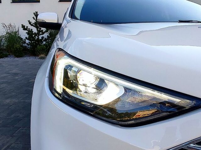 Белый Форд Эдж, объемом двигателя 2 л и пробегом 181 тыс. км за 19600 $, фото 5 на Automoto.ua