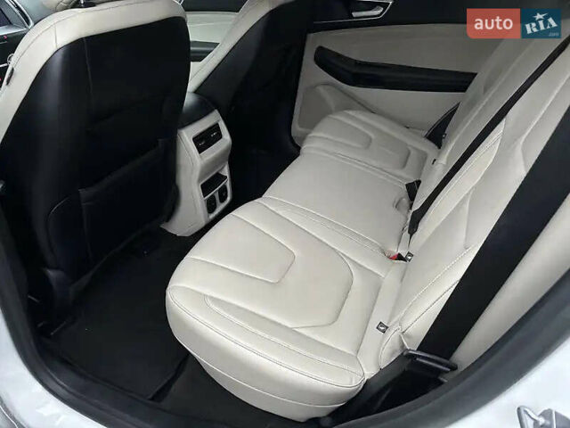 Белый Форд Эдж, объемом двигателя 2 л и пробегом 129 тыс. км за 16000 $, фото 8 на Automoto.ua