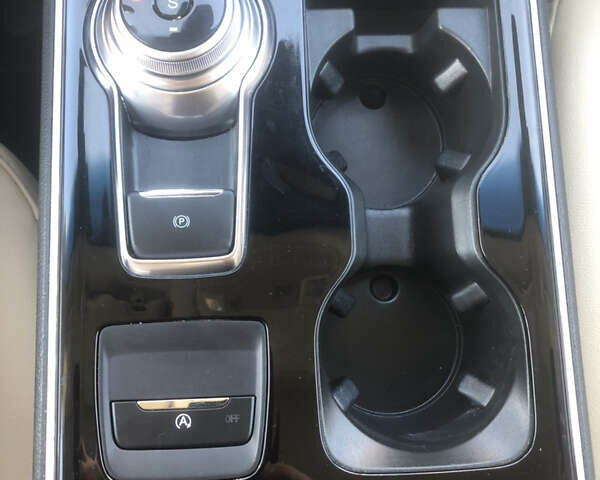 Белый Форд Эдж, объемом двигателя 2 л и пробегом 111 тыс. км за 19500 $, фото 31 на Automoto.ua