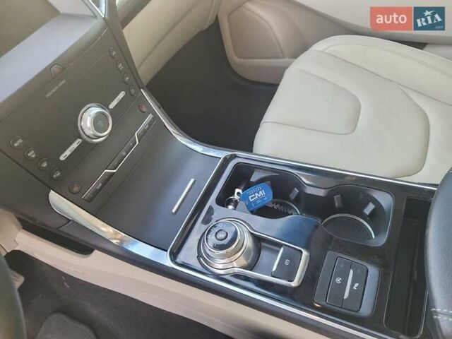 Белый Форд Эдж, объемом двигателя 2 л и пробегом 155 тыс. км за 21700 $, фото 27 на Automoto.ua