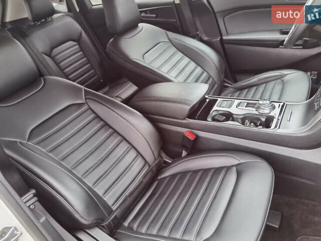 Білий Форд Едж, об'ємом двигуна 2 л та пробігом 160 тис. км за 17999 $, фото 4 на Automoto.ua
