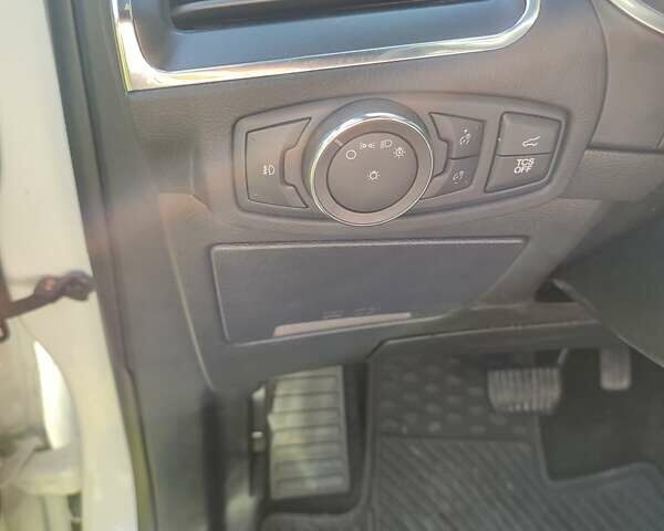 Белый Форд Эдж, объемом двигателя 2 л и пробегом 74 тыс. км за 19950 $, фото 10 на Automoto.ua