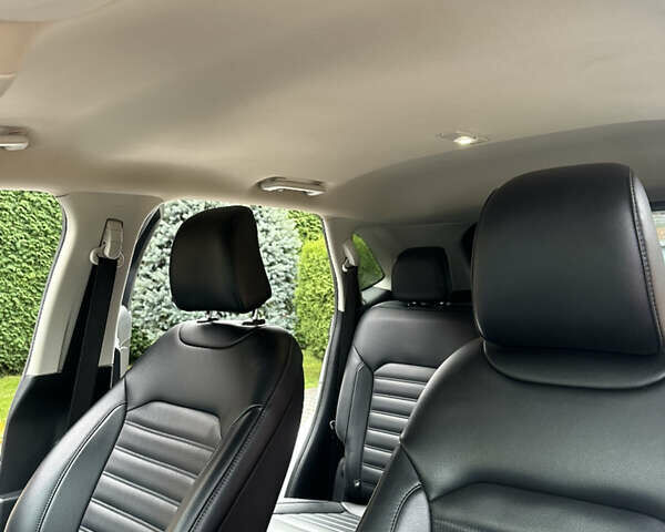 Белый Форд Эдж, объемом двигателя 2 л и пробегом 100 тыс. км за 20999 $, фото 6 на Automoto.ua