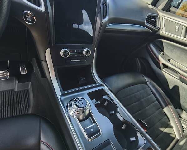 Білий Форд Едж, об'ємом двигуна 2 л та пробігом 34 тис. км за 25700 $, фото 4 на Automoto.ua