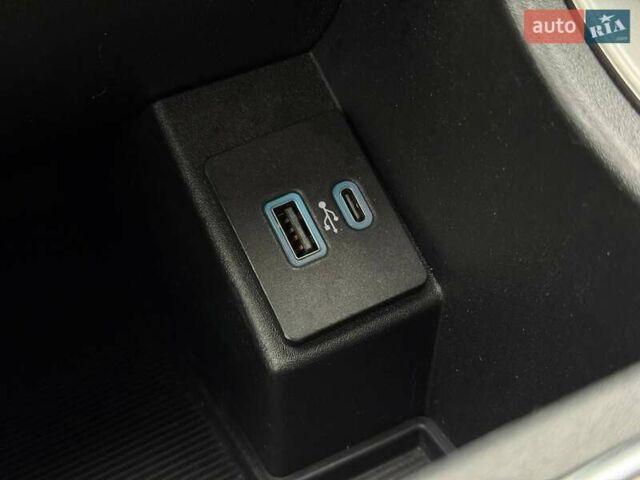 Білий Форд Едж, об'ємом двигуна 2 л та пробігом 117 тис. км за 19799 $, фото 42 на Automoto.ua