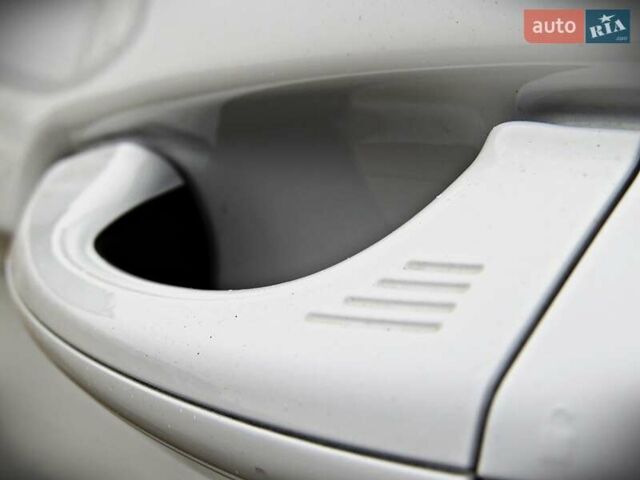 Білий Форд Едж, об'ємом двигуна 2 л та пробігом 125 тис. км за 21000 $, фото 5 на Automoto.ua