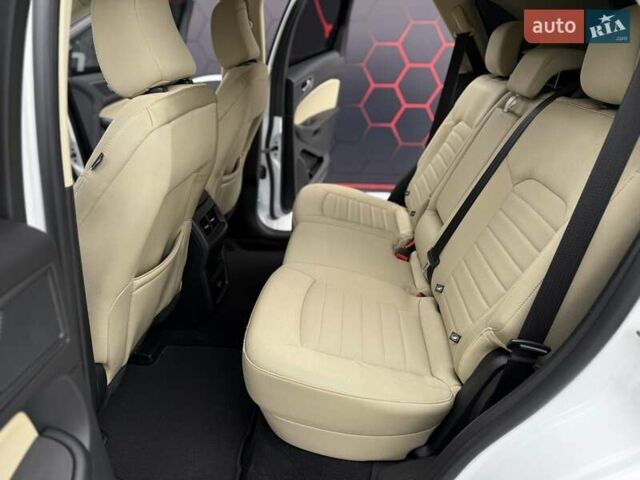 Белый Форд Эдж, объемом двигателя 2 л и пробегом 70 тыс. км за 22000 $, фото 30 на Automoto.ua