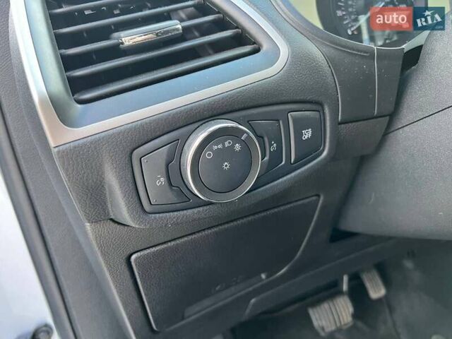 Белый Форд Эдж, объемом двигателя 2 л и пробегом 123 тыс. км за 19900 $, фото 8 на Automoto.ua