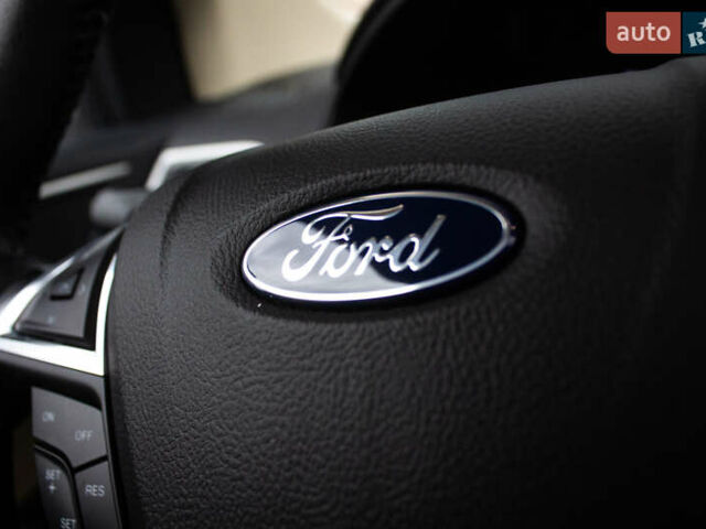 Білий Форд Едж, об'ємом двигуна 2 л та пробігом 39 тис. км за 24200 $, фото 35 на Automoto.ua