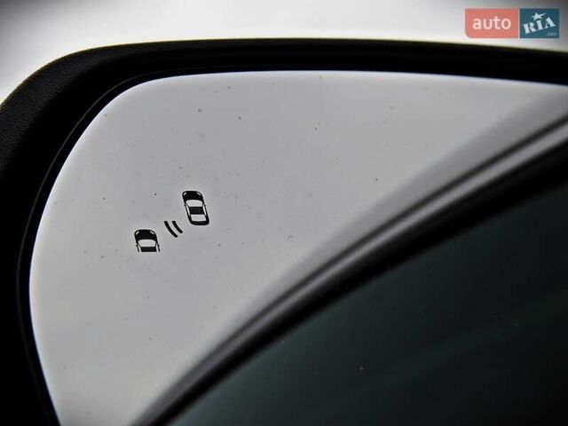Білий Форд Едж, об'ємом двигуна 2 л та пробігом 125 тис. км за 21000 $, фото 4 на Automoto.ua