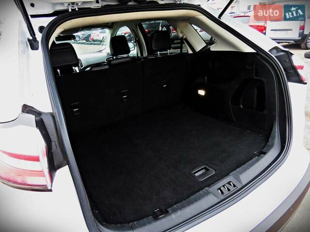 Білий Форд Едж, об'ємом двигуна 2 л та пробігом 125 тис. км за 21000 $, фото 17 на Automoto.ua