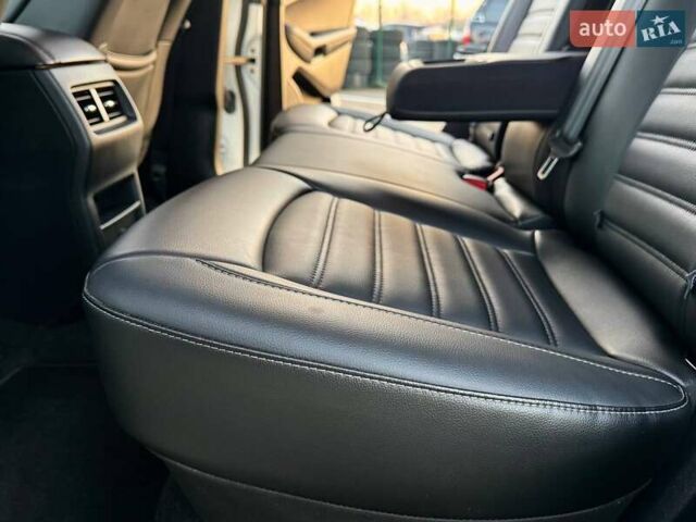 Білий Форд Едж, об'ємом двигуна 2 л та пробігом 35 тис. км за 21700 $, фото 18 на Automoto.ua