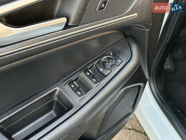 Білий Форд Едж, об'ємом двигуна 2 л та пробігом 35 тис. км за 21700 $, фото 33 на Automoto.ua