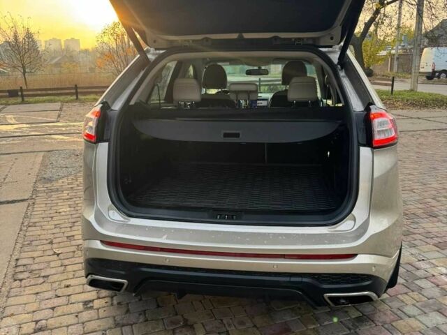 Бежевий Форд Едж, об'ємом двигуна 2 л та пробігом 146 тис. км за 19200 $, фото 4 на Automoto.ua