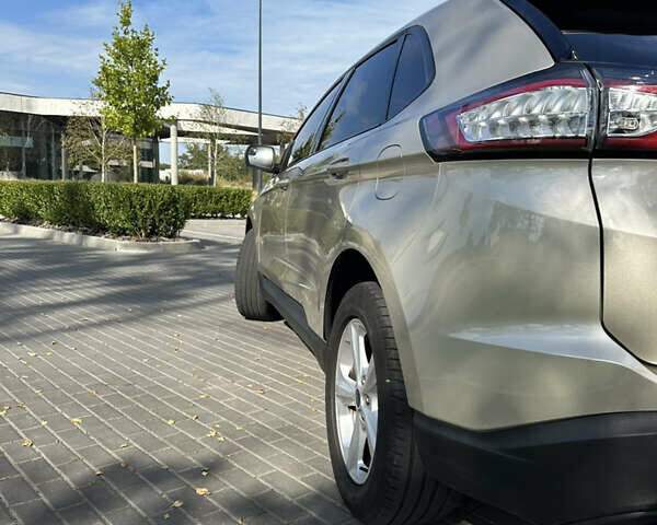 Бежевий Форд Едж, об'ємом двигуна 2 л та пробігом 125 тис. км за 14000 $, фото 8 на Automoto.ua