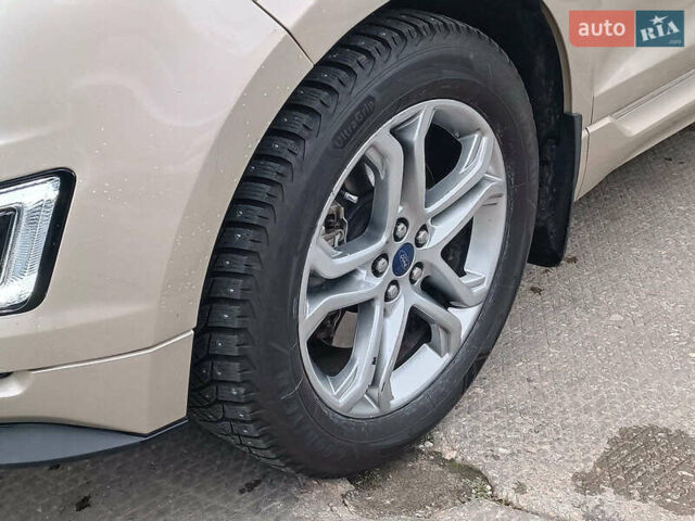 Бежевый Форд Эдж, объемом двигателя 2 л и пробегом 146 тыс. км за 19690 $, фото 3 на Automoto.ua